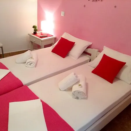 Nikoletta 3* Páros