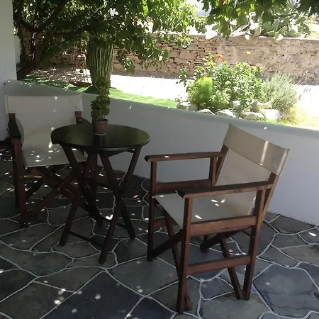 Nikoletta Πανσιόν Πάρος