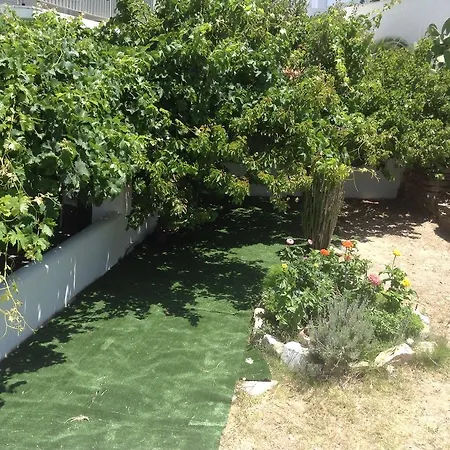 Nikoletta Πανσιόν Πάρος
