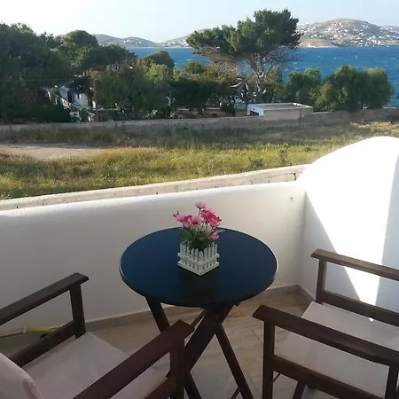 Nikoletta Πανσιόν Πάρος