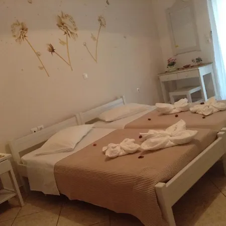 Nikoletta Πάρος
