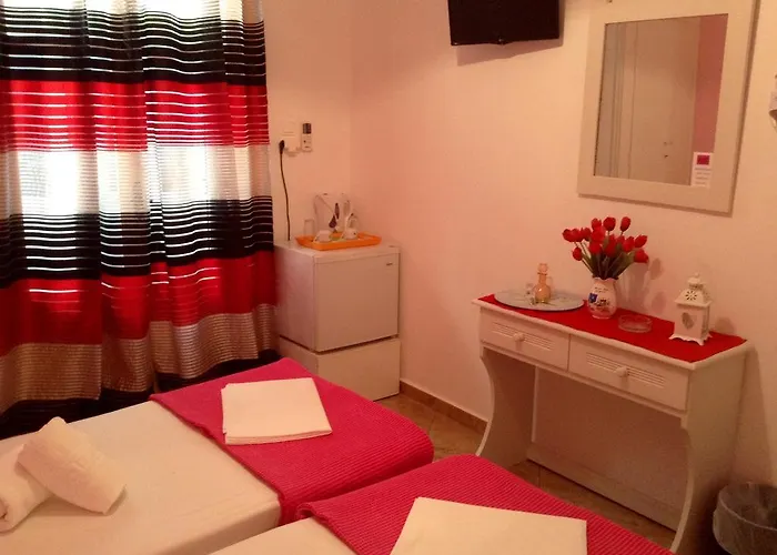 Nikoletta Parikia (Paros)